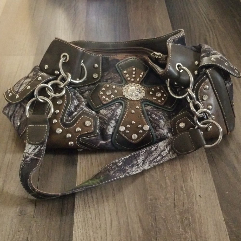 Blazin Roxx Hobo bag.